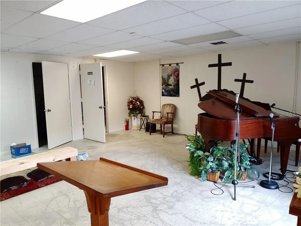 215 N Scenic Highway Frostproof FL 33843