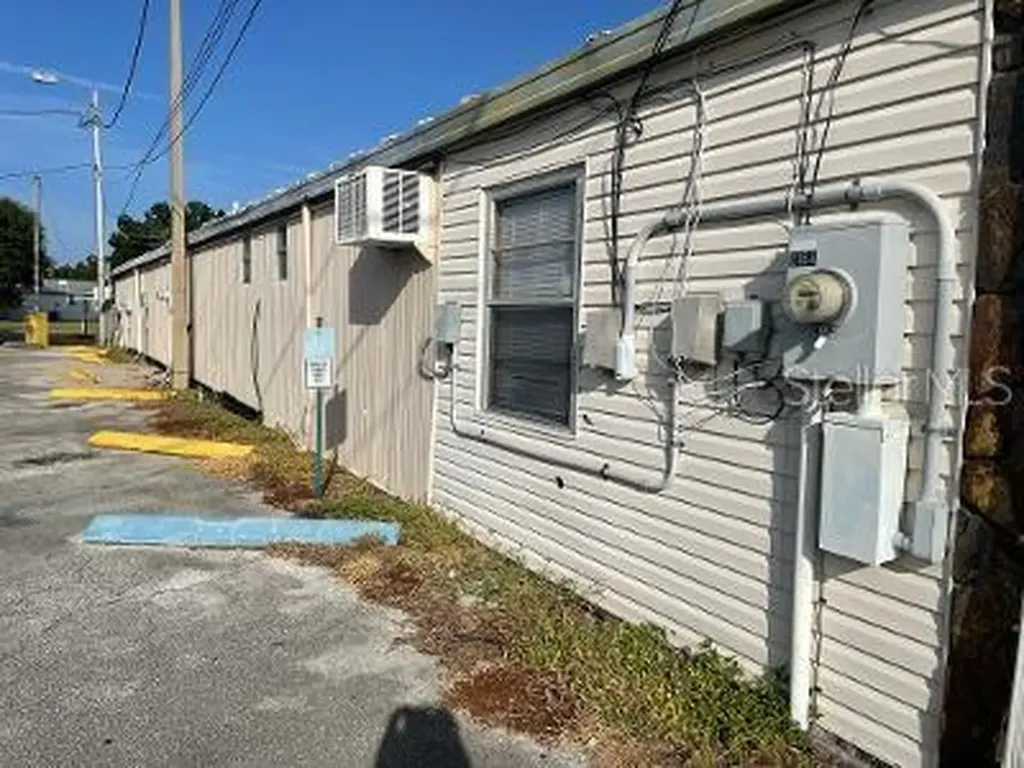 215 N Scenic Highway Frostproof FL 33843