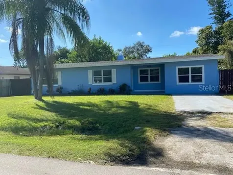 608 63rd Avenue Drive W Bradenton FL 34207
