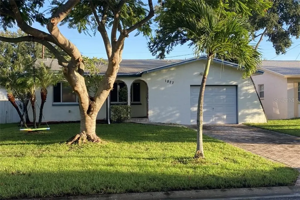 1827 Massachusetts Avenue NE St Petersburg FL 33703