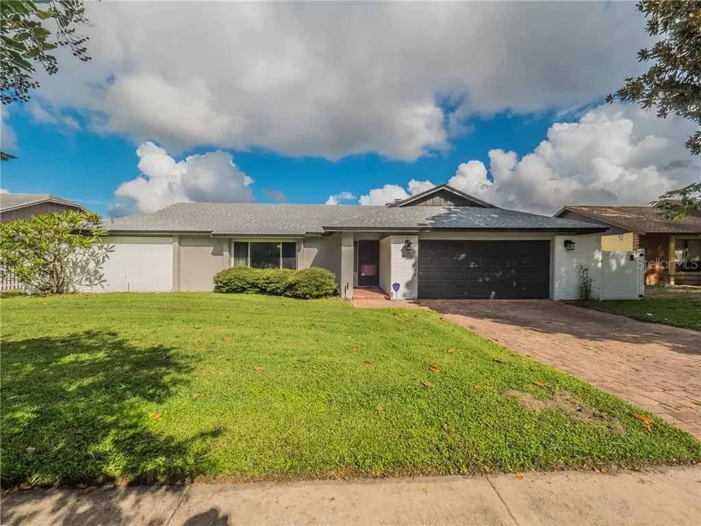 8628 Lago Court Orlando FL 32836