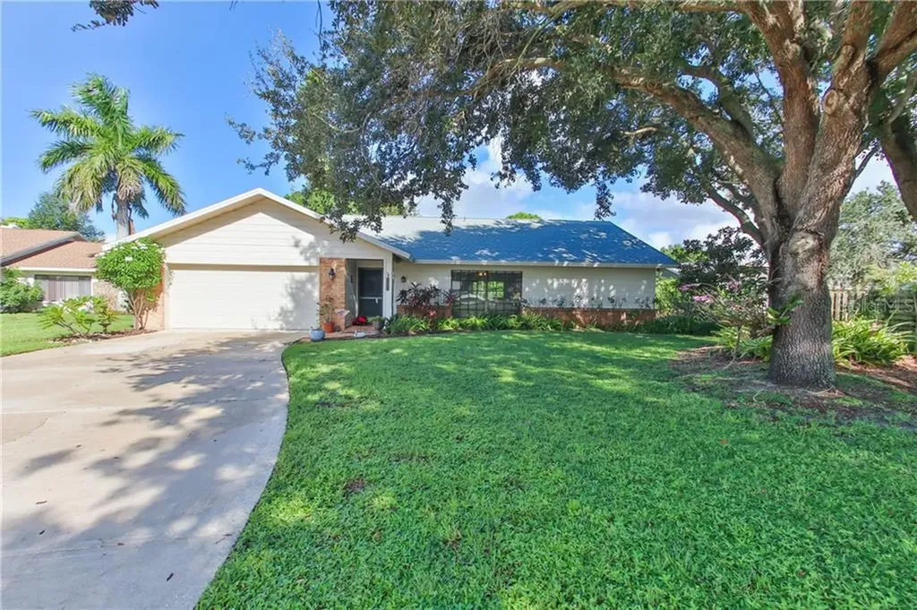 7608 19th Avenue Drive W Bradenton FL 34209