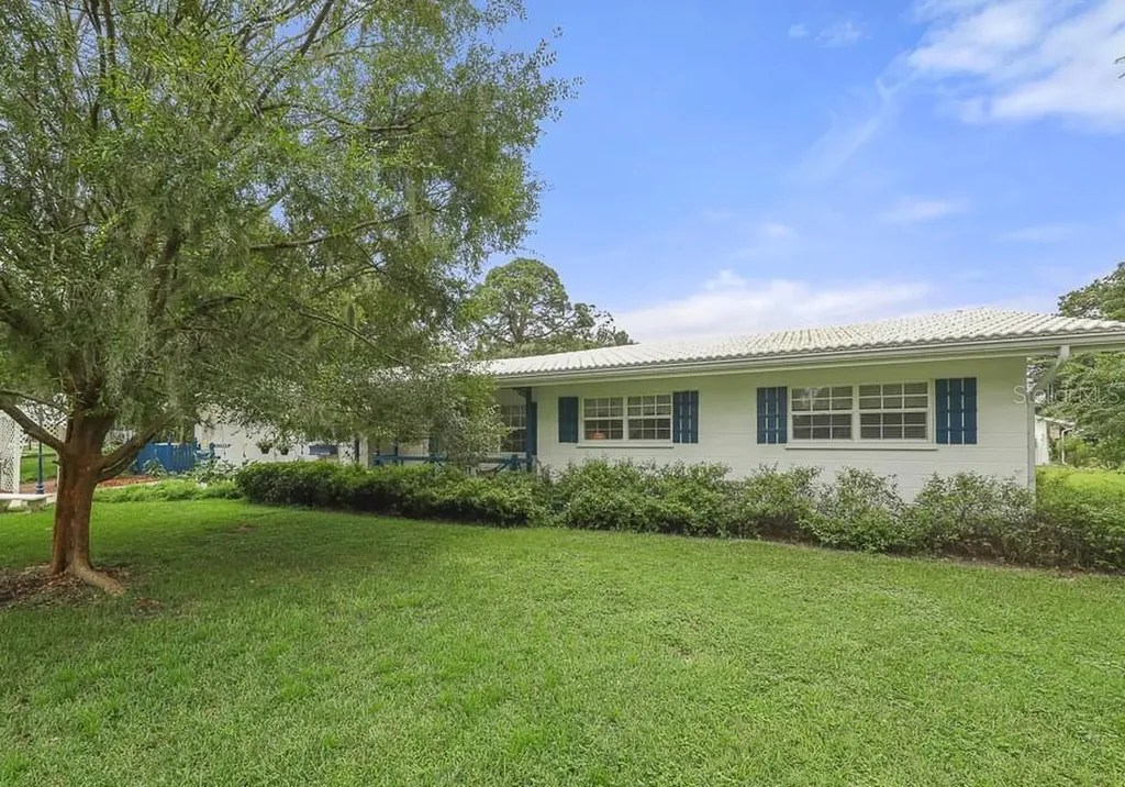 2001 Stratford Drive Sarasota FL 34232