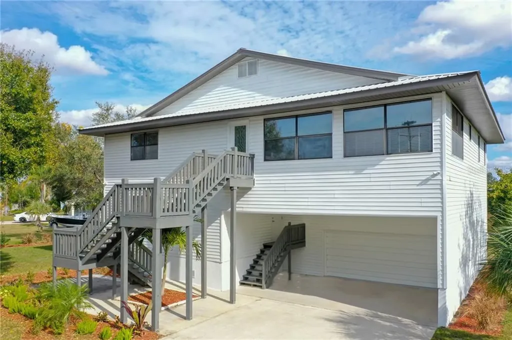 6201 Spanish Main Drive Apollo Beach FL 33572