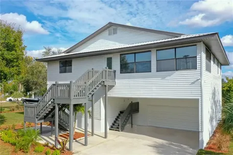 6201 Spanish Main Drive Apollo Beach FL 33572