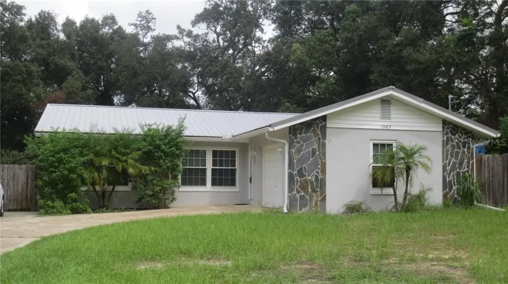 1365 E Hubbard Avenue Deland FL 32724