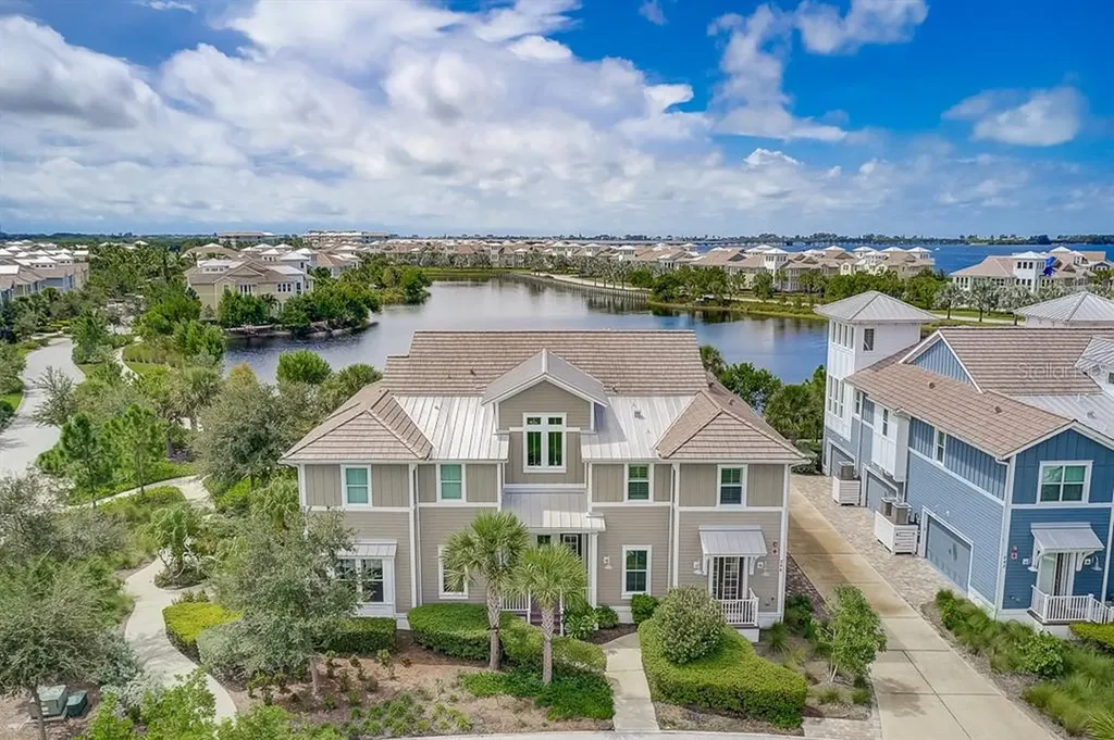 246 Sapphire Lake Drive Bradenton FL 34209