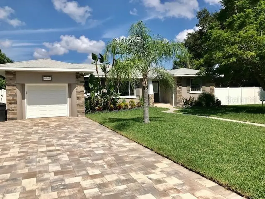 6461 8th Avenue N St Petersburg FL 33710