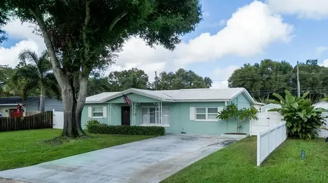 2860 56th Way N St Petersburg FL 33710