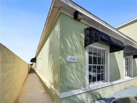 1007 Universal Rest Place Kissimmee FL 34744