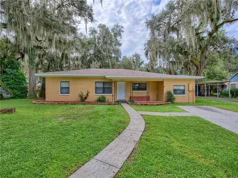 805 Oak Drive Leesburg FL 34748