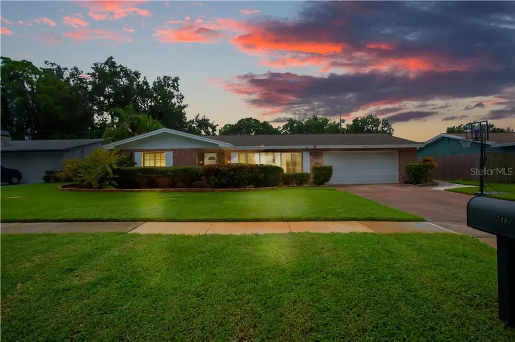 2407 Summerlin Drive Clearwater FL 33764