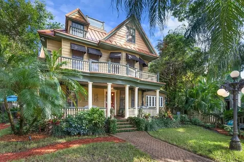 237 6th Avenue NE St Petersburg FL 33701