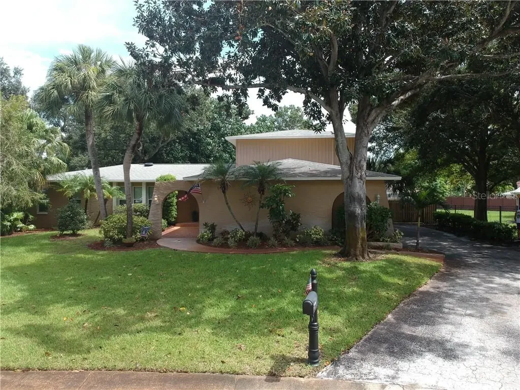 7945 Idlewild Lane Seminole FL 33777