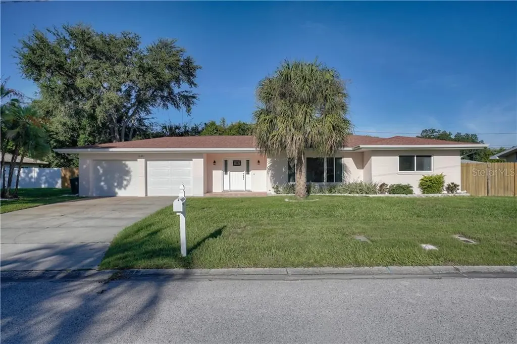 1644 San Roy Drive Dunedin FL 34698