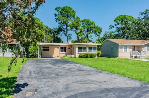 905 69th Avenue W Bradenton FL 34207