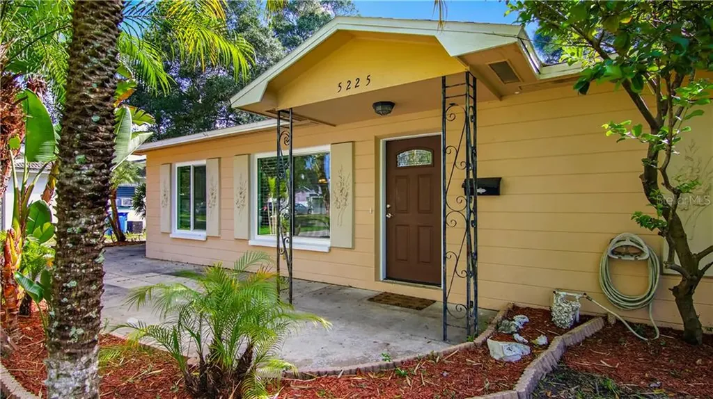 5225 17th Street N St Petersburg FL 33714