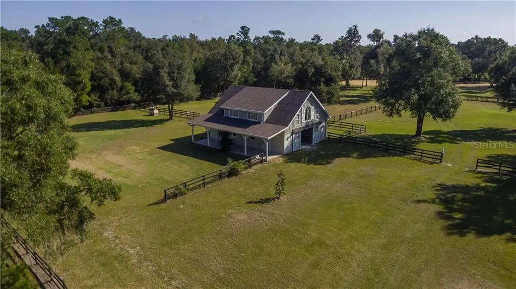 6247 NW 145th Avenue Road Morriston FL 32668