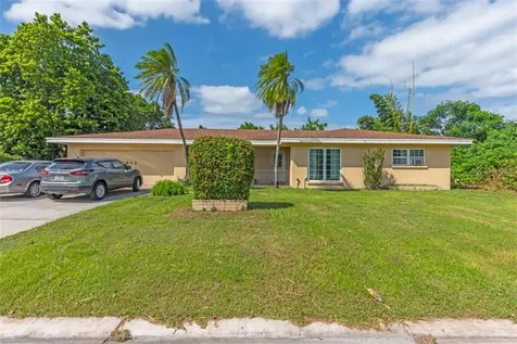 2811 Bougainvillea Street Sarasota FL 34239