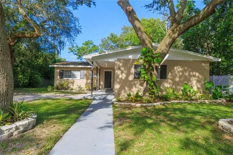 7818 Pine Hill Drive Tampa FL 33617