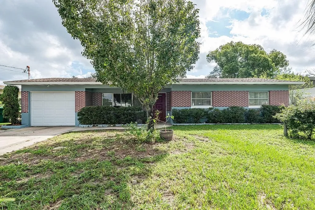 10209 N Valle Drive Tampa FL 33612
