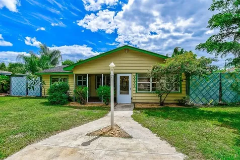 2880 Sequoia Lane Sarasota FL 34237