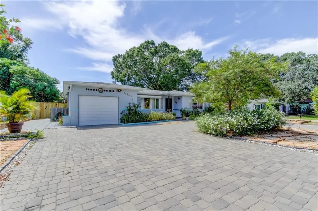 4744 Coronado Way S Gulfport FL 33711