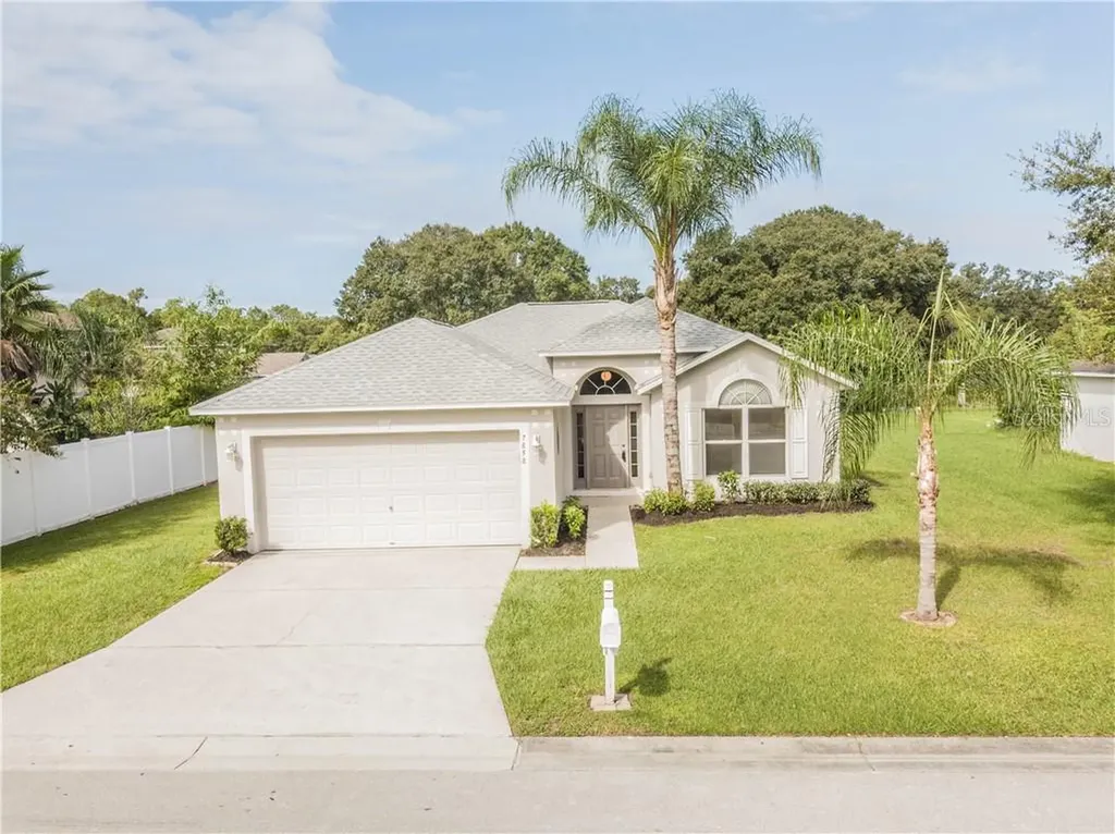 7858 Country Chase Avenue Lakeland FL 33810