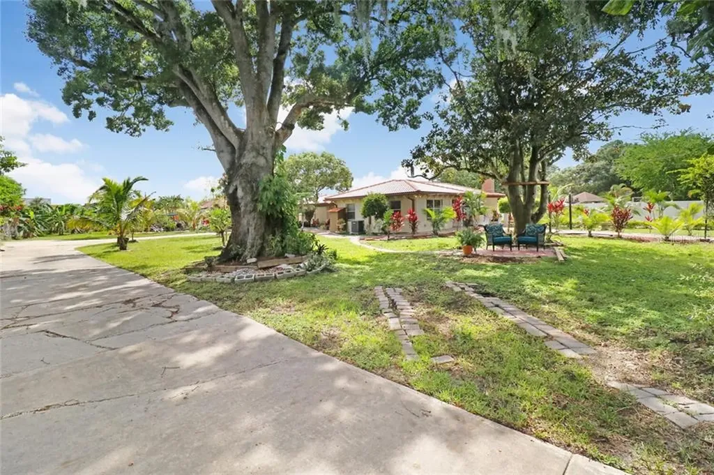 6103 Adamsville Road Gibsonton FL 33534