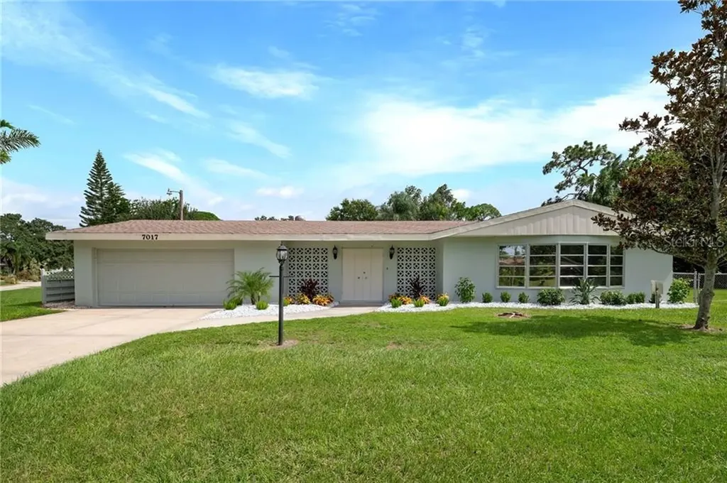 7017 Alderwood Drive Sarasota FL 34243