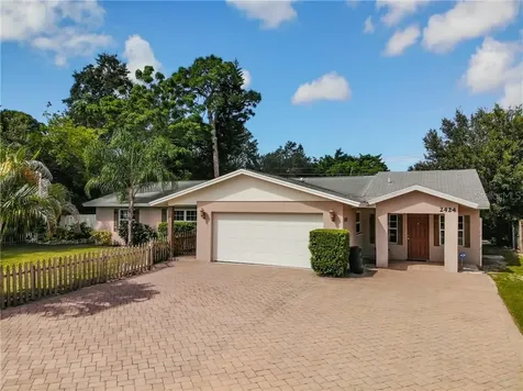 2424 Whippoorwill Circle Sarasota FL 34231