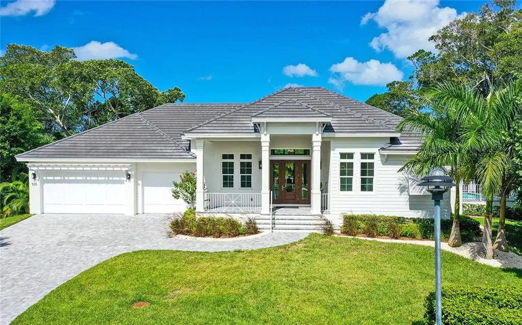 525 Reclinata Drive Longboat Key FL 34228