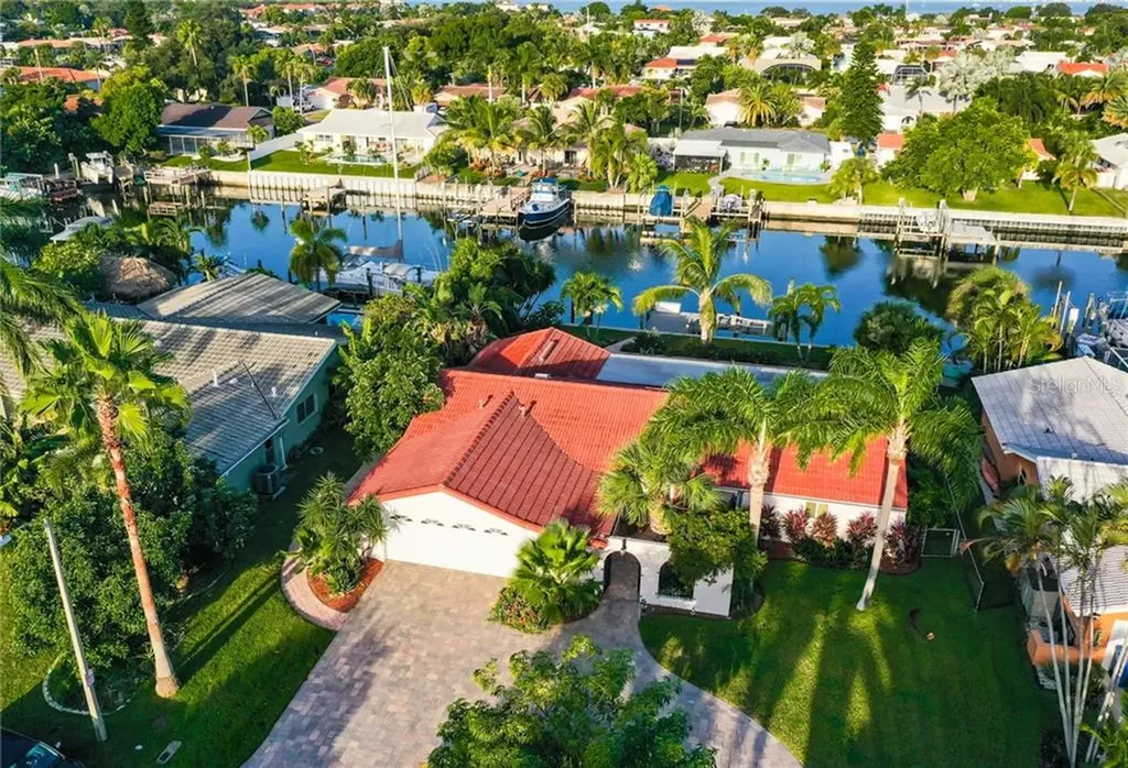 4493 38th Way S St Petersburg FL 33711