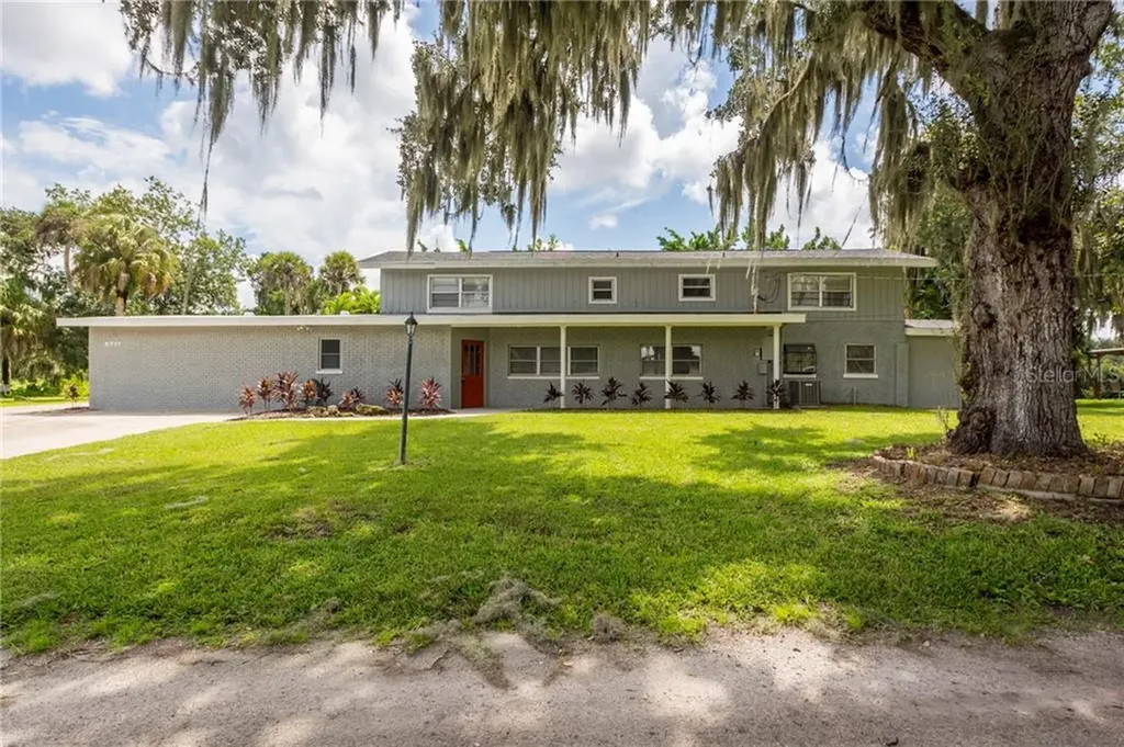 6711 Lincoln Road Bradenton FL 34203