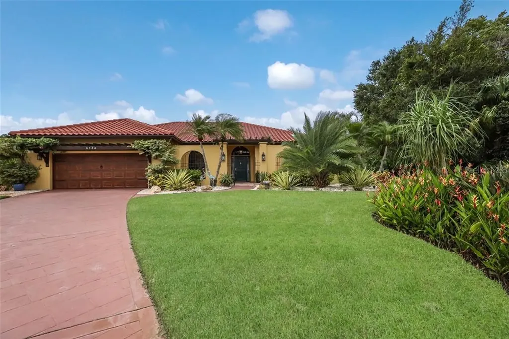 6134 Misty Oaks Drive Sarasota FL 34243