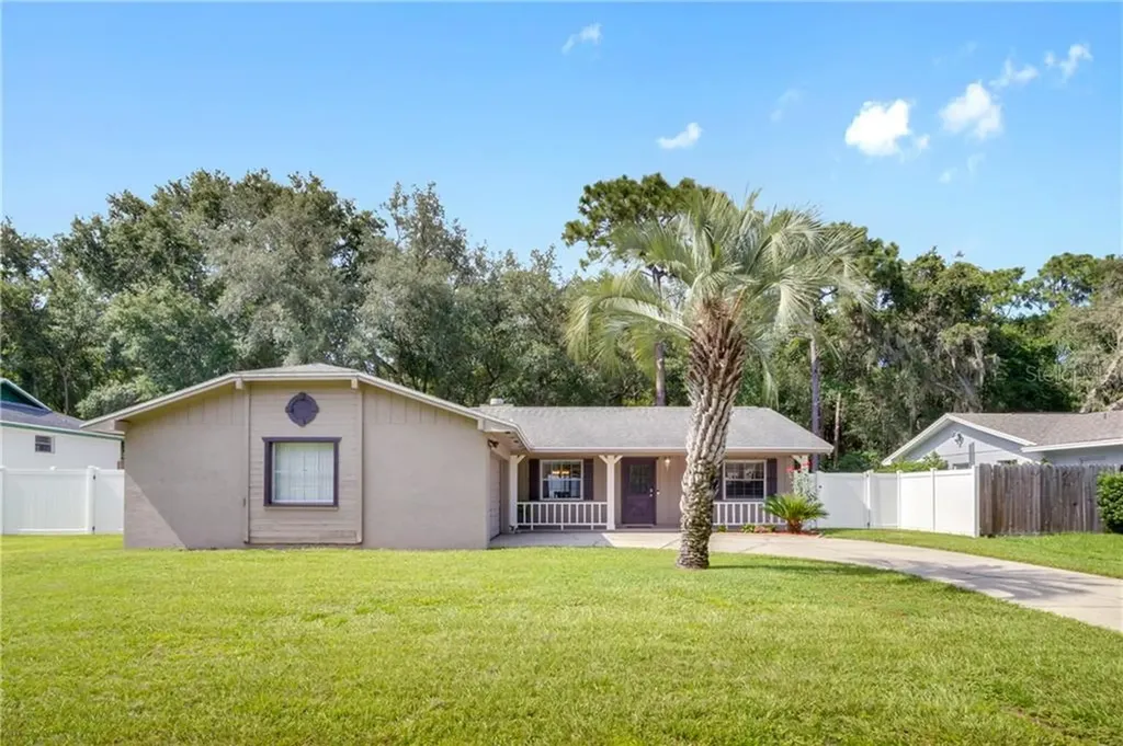 1327 Yvonne Street Apopka FL 32712