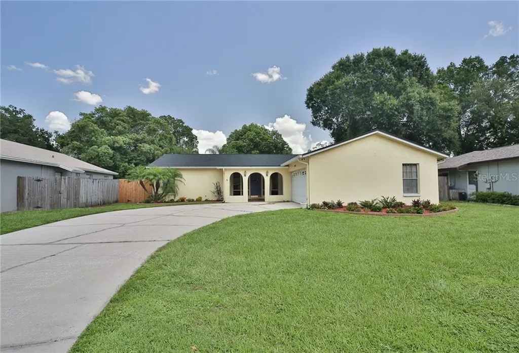 14023 Cherry Lake Drive Tampa FL 33618