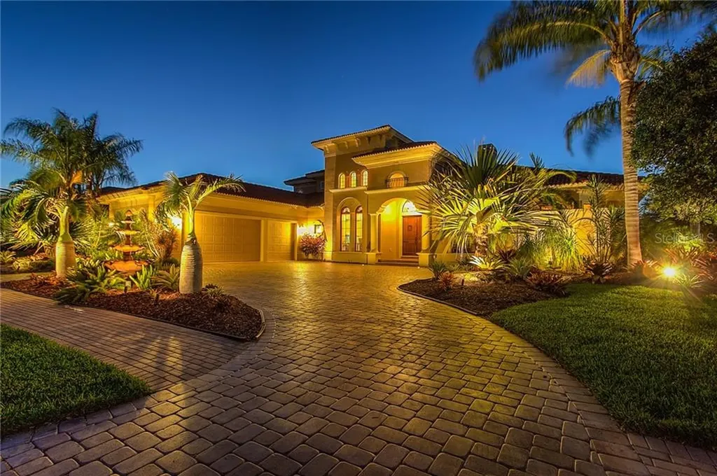 9033 Rocky Lake Court Sarasota FL 34238