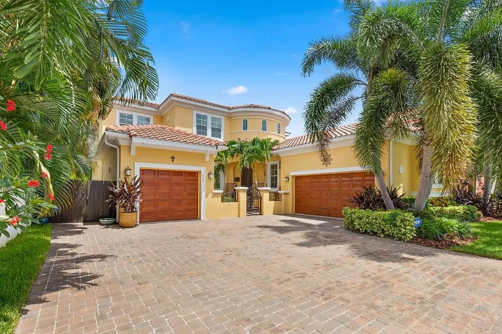 222 Miramar Boulevard NE St Petersburg FL 33704