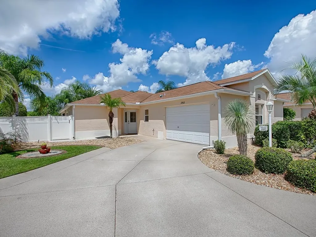 1952 Mcconnells Avenue The Villages FL 32162