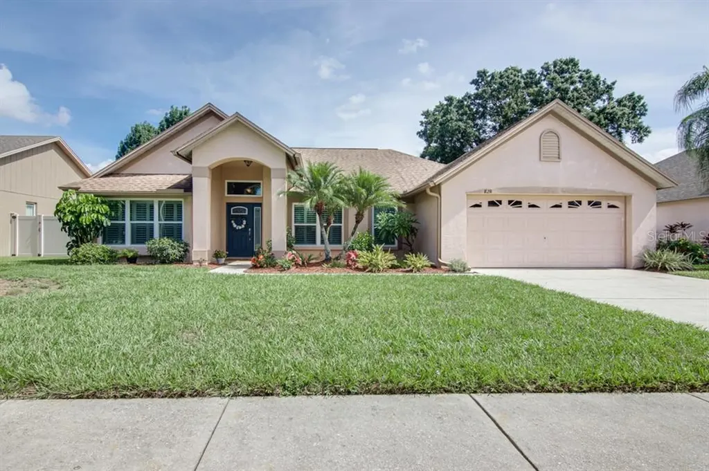 828 Walsingham Way Valrico FL 33594