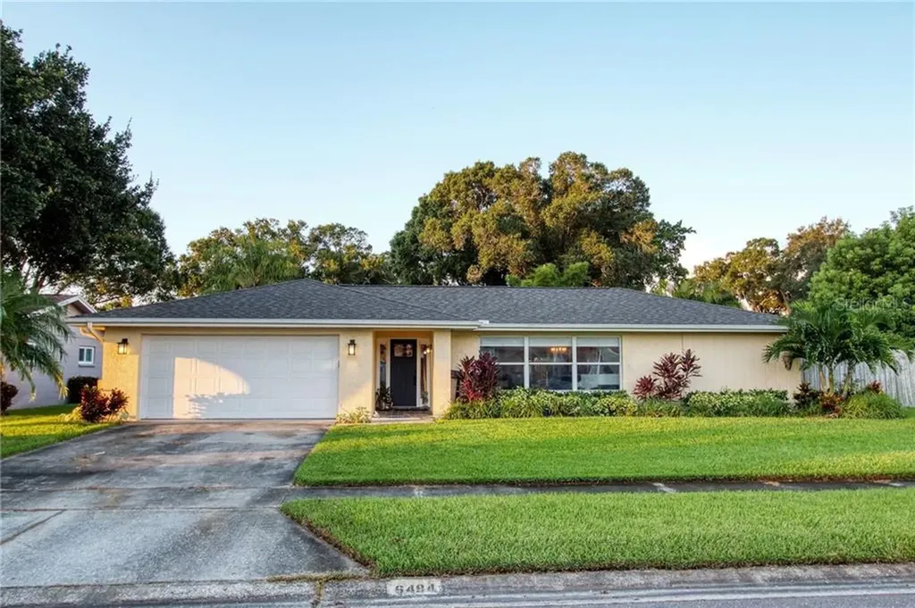 6484 32nd Avenue N St Petersburg FL 33710