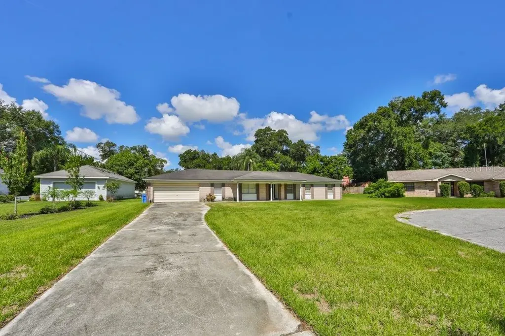 506 Brantwood Court Valrico FL 33594