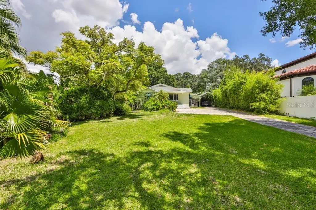 1207 W Charter Street Tampa FL 33602