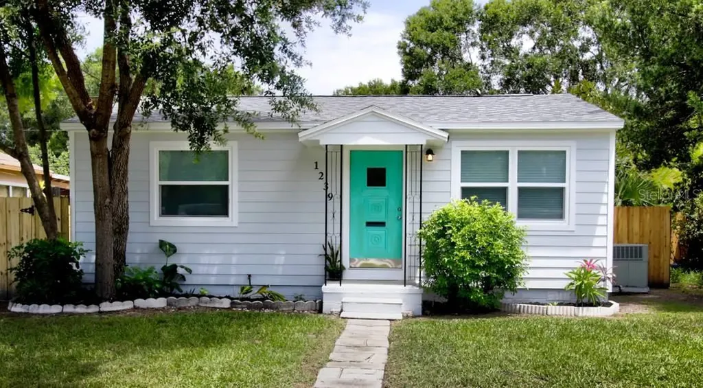 1239 54th Avenue N St Petersburg FL 33703