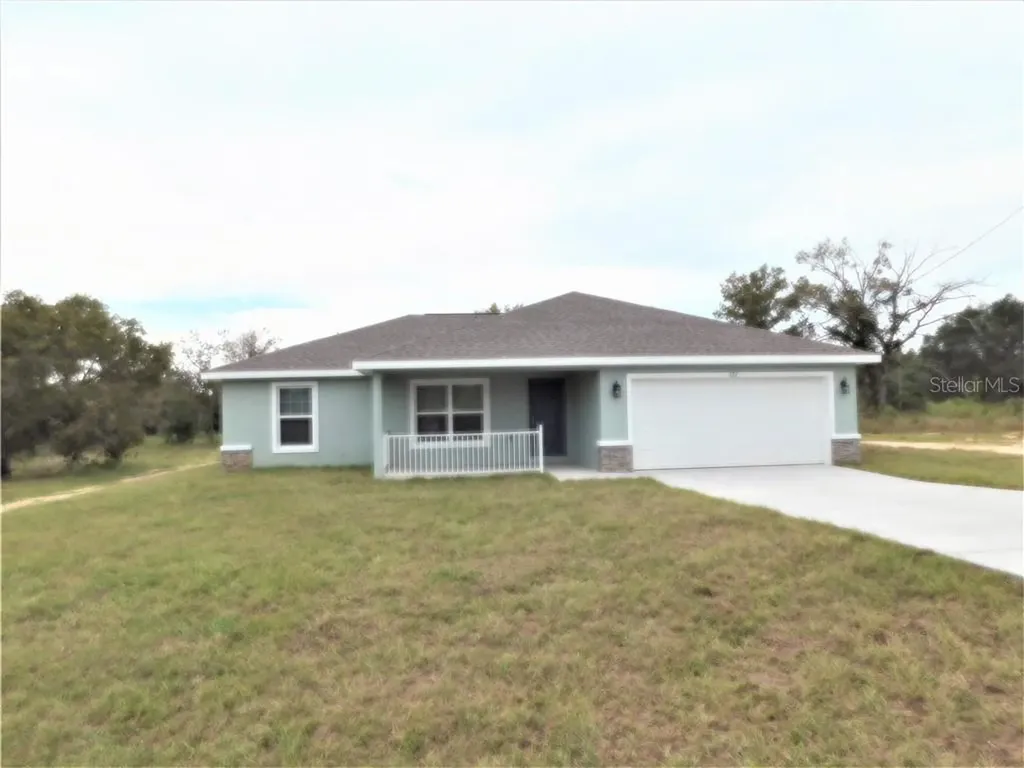 122 Malauka Radial Ocklawaha FL 32179