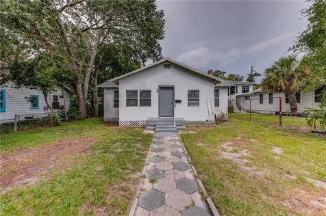 2005 13th Street S St Petersburg FL 33705