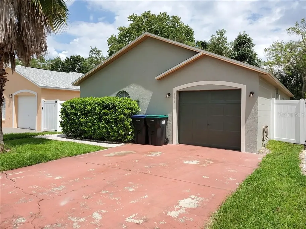 909 Vista Palma Way Orlando FL 32825