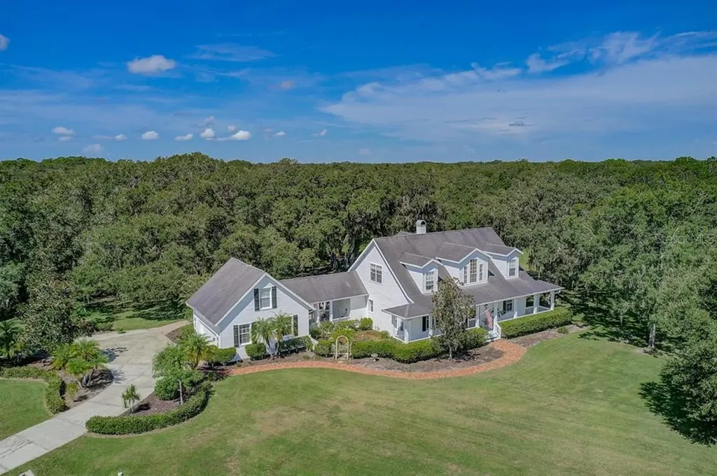 13217 Broadstone Lane Sarasota FL 34240