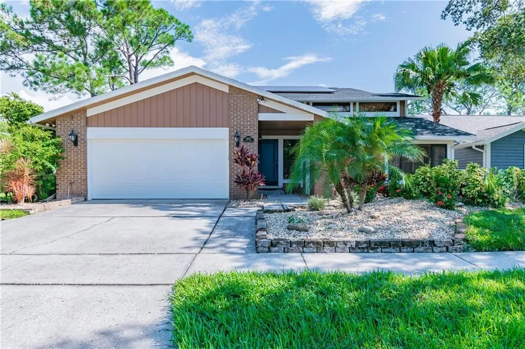 14672 Village Glen Circle Tampa FL 33618